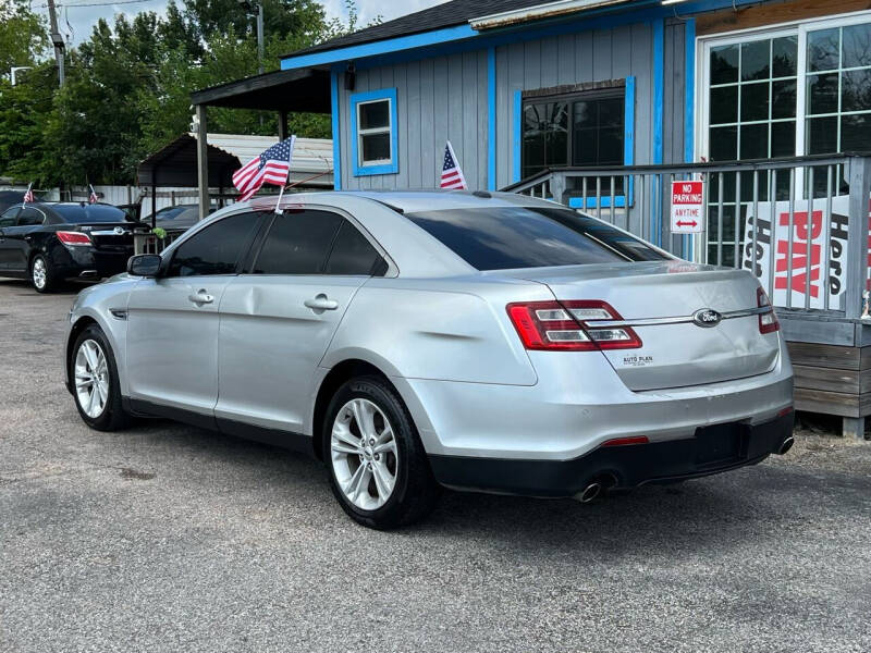 2014 Ford Taurus SEL