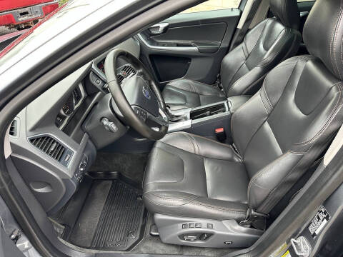 2017 Volvo XC60 T6 Dynamic