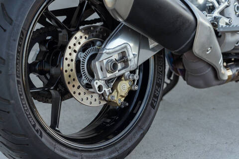 2015 Aprilia Tuono V4