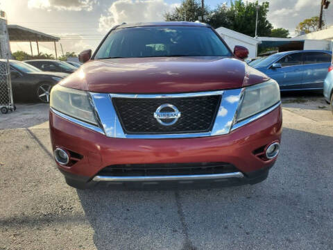 2015 Nissan Pathfinder for sale at Paparazzi Motors in North Fort Myers FL