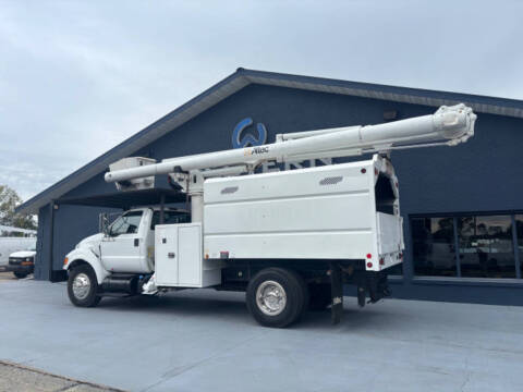 2013 Ford F750 Bucket Truck