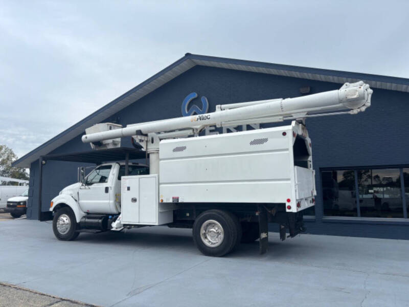 2013 Ford F750 Bucket Truck