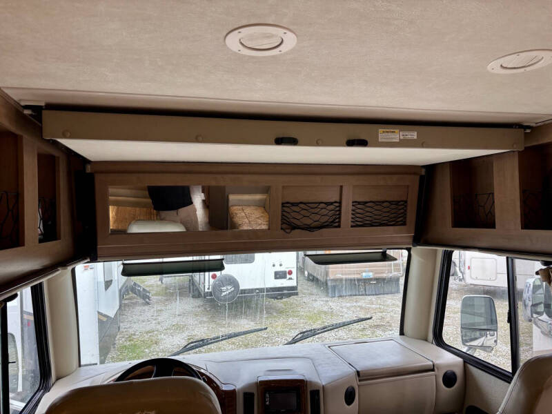2018 Thor Motor Coach Ace 29.4