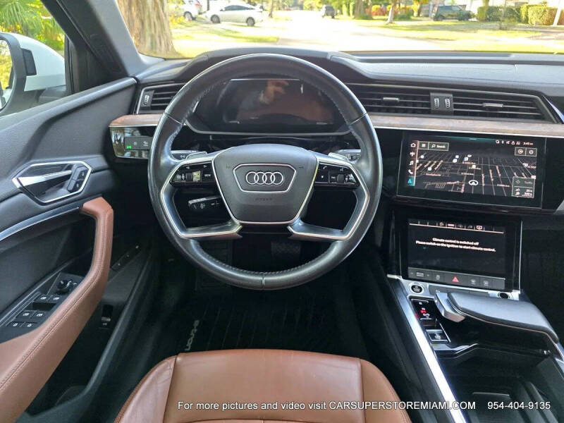 2021 Audi e-tron quattro Premium