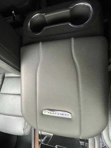 2025 GMC Yukon Denali