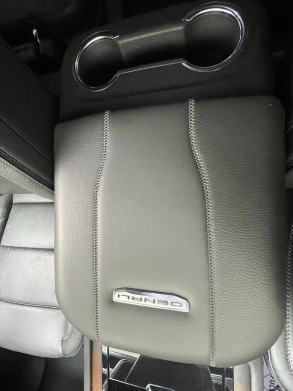 2025 GMC Yukon Denali