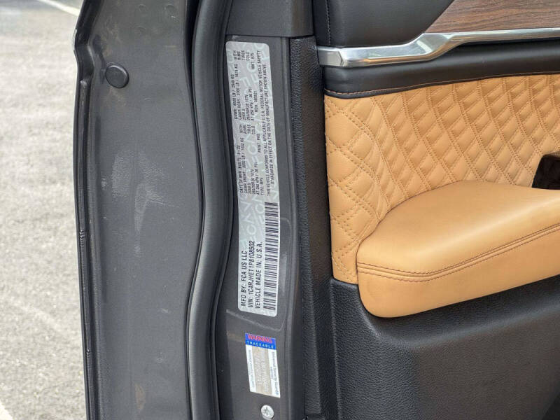 2023 Jeep Grand Cherokee Summit