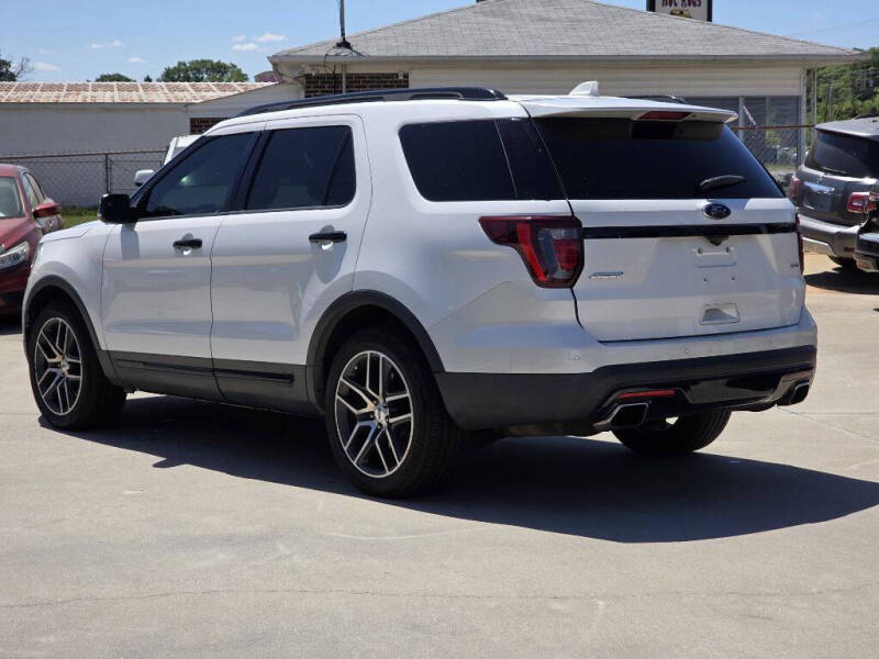 2017 Ford Explorer Sport