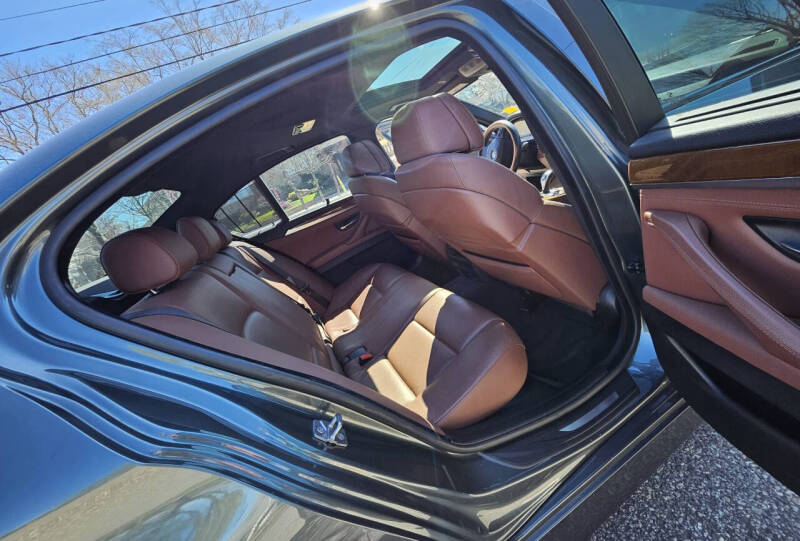 2012 BMW 5 Series 528i