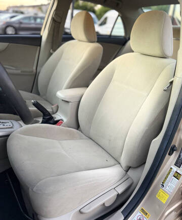 2012 Toyota Corolla LE