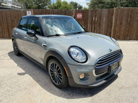 2017 MINI Hardtop 4 Door Cooper