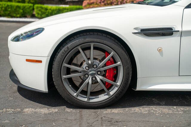 2015 Aston Martin V8 Vantage 4
