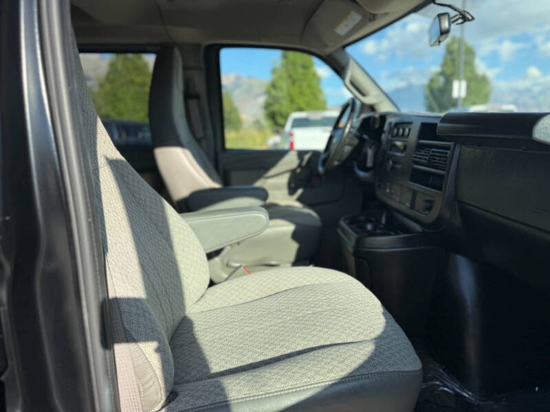 2023 Chevrolet Express LS 3500