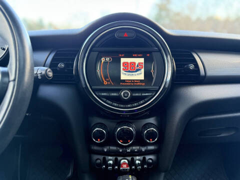 2017 MINI Hardtop 2 Door Cooper