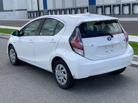 2016 Toyota Prius c One