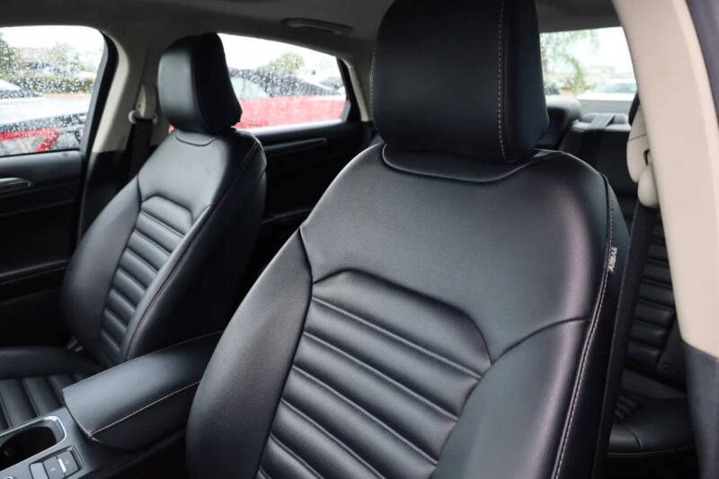 2020 Ford Fusion SEL