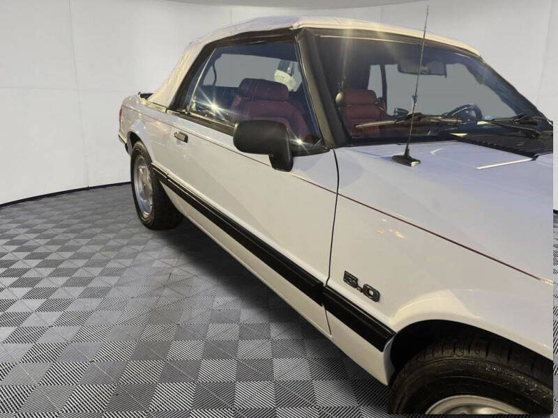 1990 Ford Mustang