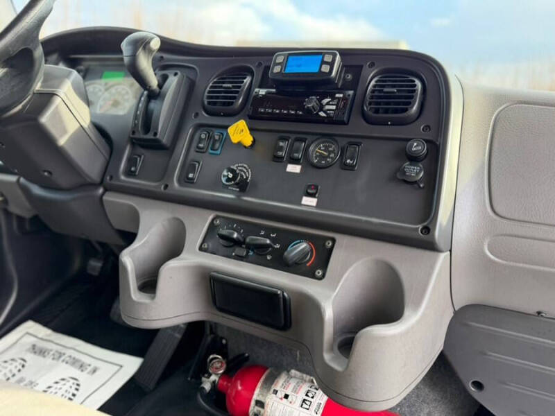 2020 Freightliner M2 106