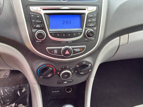 2013 Hyundai Accent GS