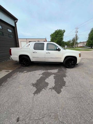 2011 Chevrolet Avalanche LTZ