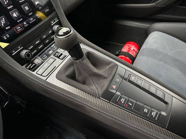 2024 Porsche 718 Cayman GT4 RS