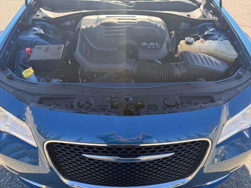 2021 Chrysler 300 Touring