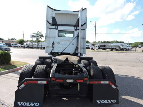2020 Volvo VNR