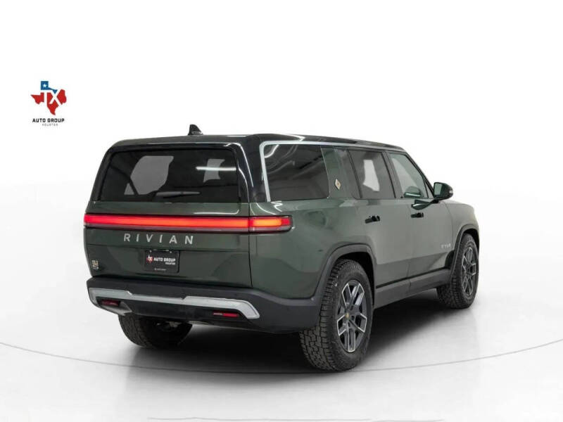 2024 Rivian R1S Adventure