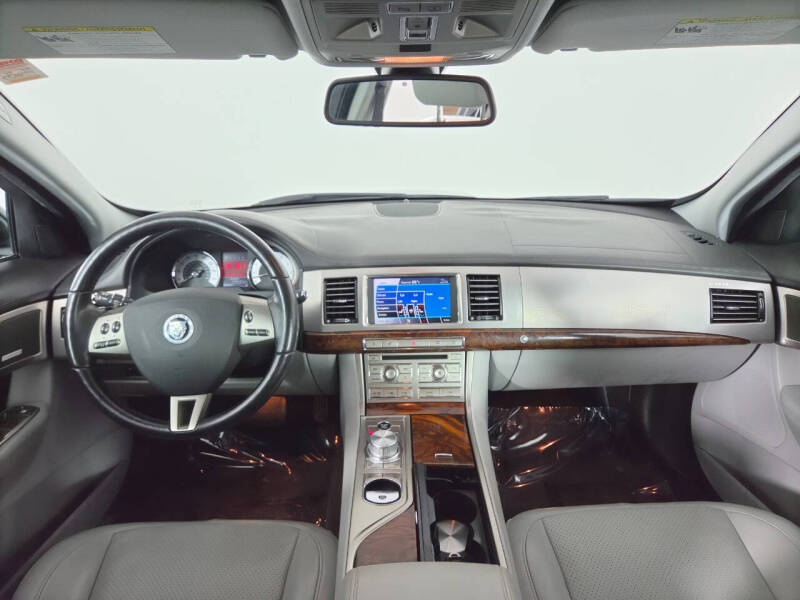 2011 Jaguar XF Premium
