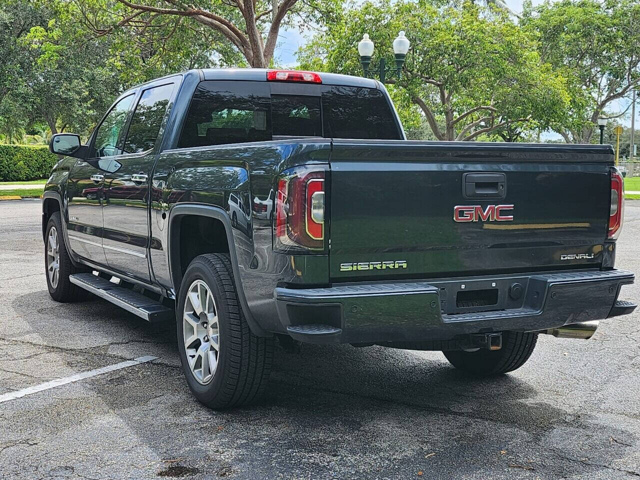 2018 GMC Sierra Pickup - $35,995