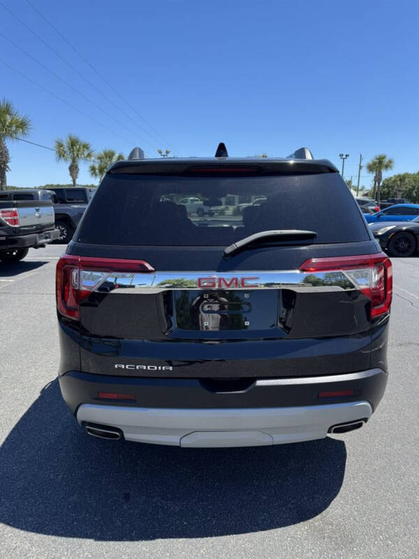 2023 GMC Acadia SLT