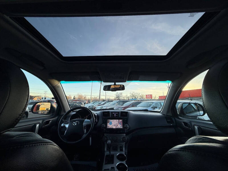 2011 Toyota Highlander SE