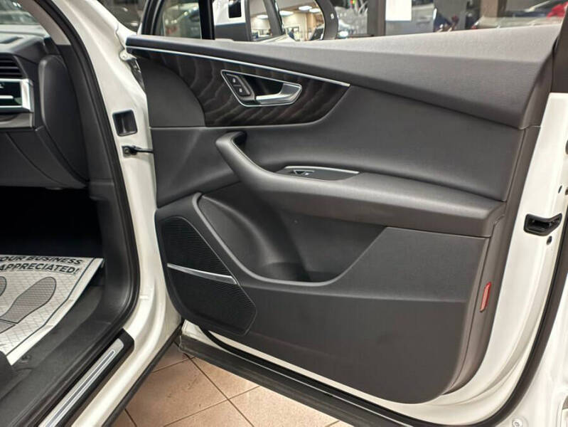 2022 Audi Q7 quattro Premium Plus 55 TFSI