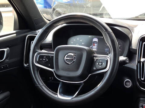 2021 Volvo XC40 T5 R-Design