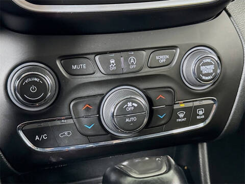 2022 Jeep Cherokee Latitude Lux