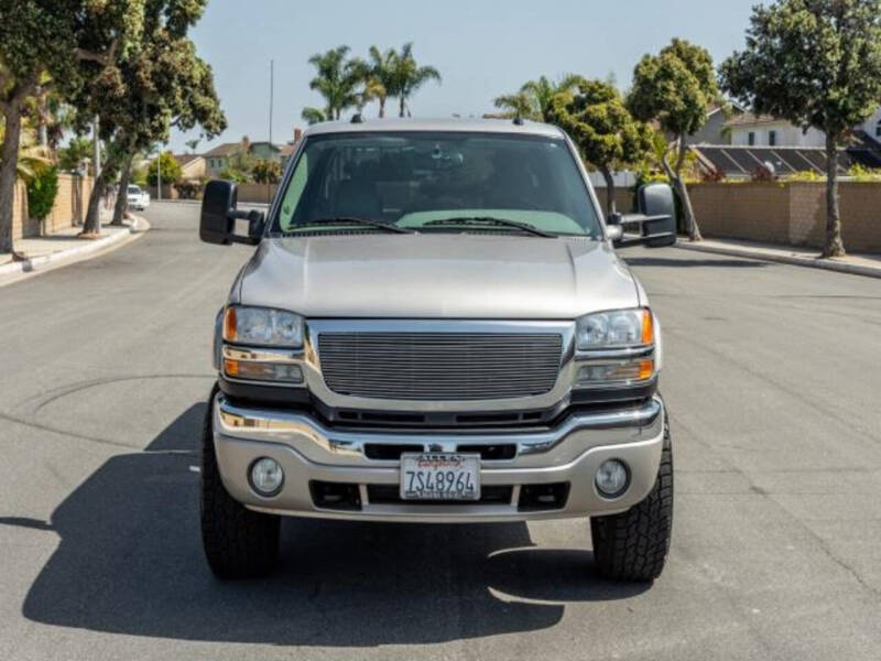 2005 GMC Sierra 2500HD's photo