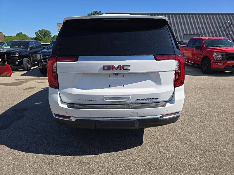2025 GMC Yukon Elevation