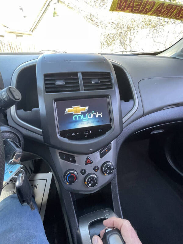 2016 Chevrolet Sonic LT Auto