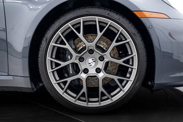 2025 Porsche 911 Carrera