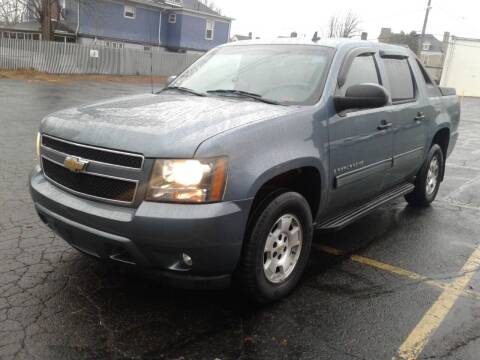 2009 Chevrolet Avalanche for sale at Signature Auto Group in Massillon OH