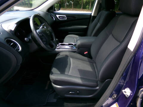 2017 Nissan Pathfinder SV