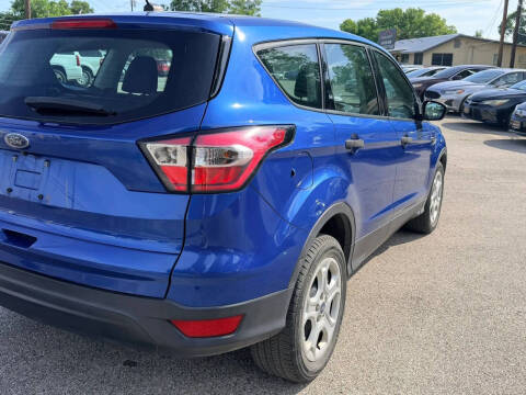 2017 Ford Escape S