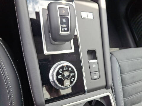 2025 Mitsubishi Outlander PHEV SE