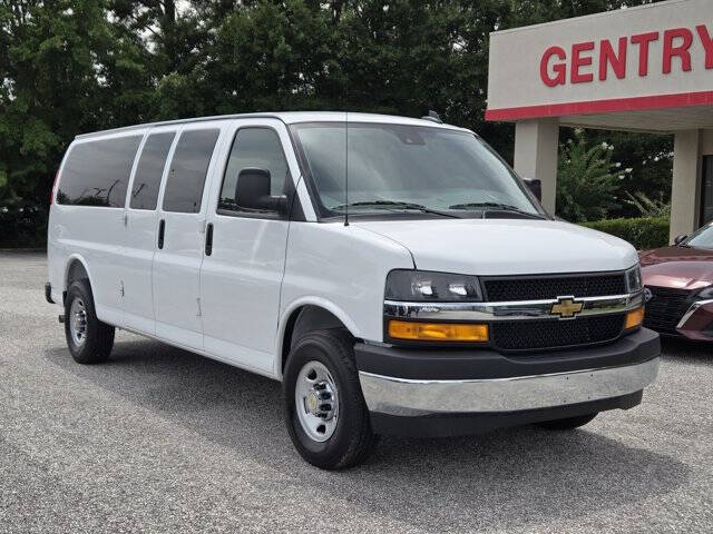 2025 Chevrolet Express LT 3500