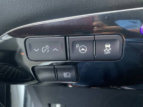 2020 Toyota Prius LE