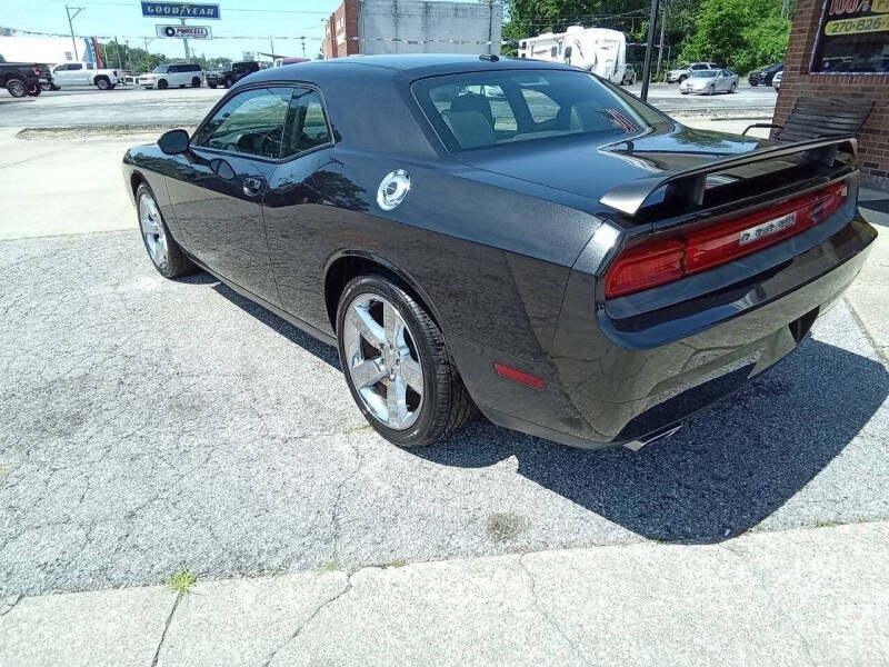 2011 Dodge Challenger SE