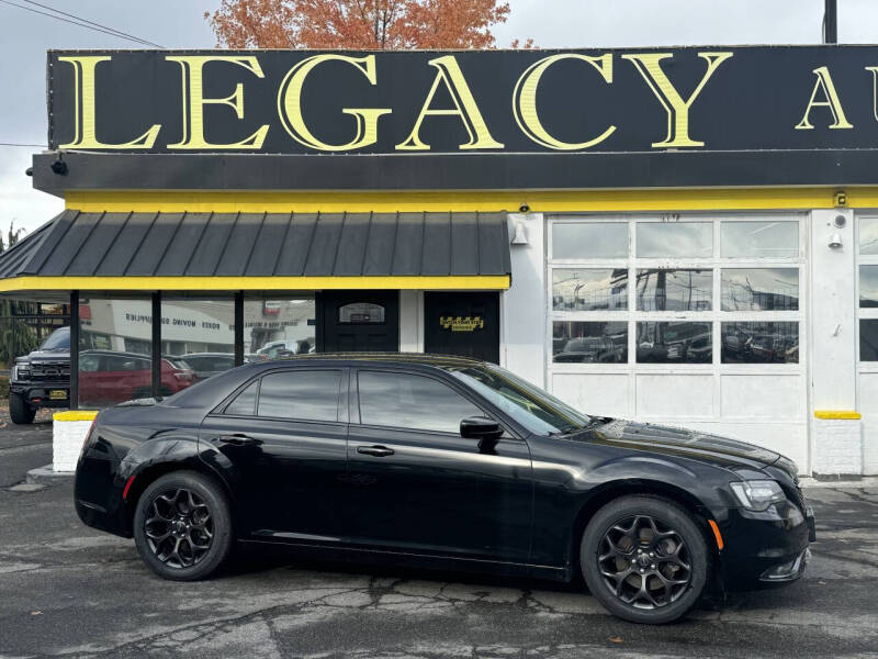 2019 Chrysler 300 S's photo