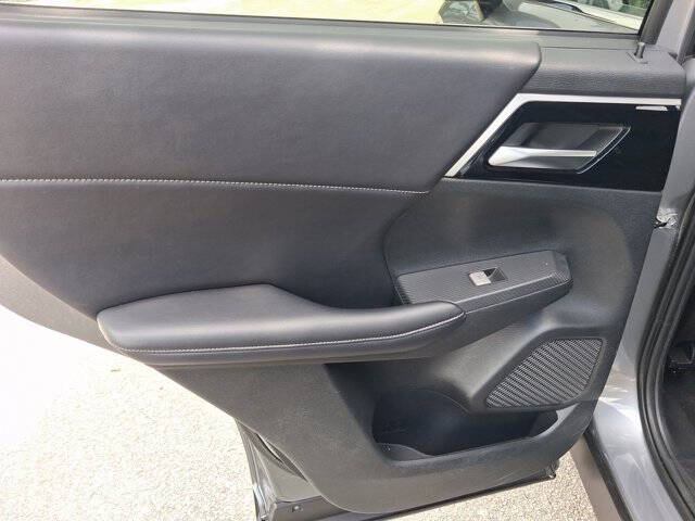 2024 Mitsubishi Outlander SE