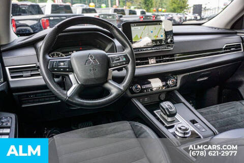 2023 Mitsubishi Outlander SE