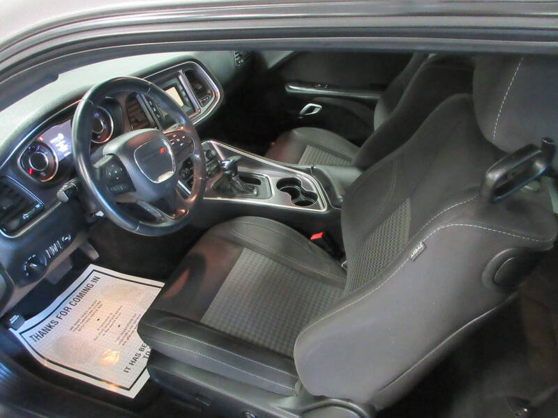 2015 Dodge Challenger SXT